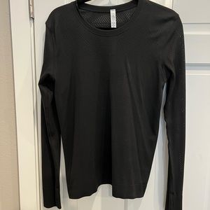 Lululemon black top